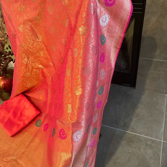 Peach Meenakari Silk Woven Benarasi Saree With Bp - Picture 4 of 4